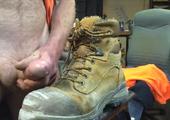 Een homo met een fetish voor werkschoenen